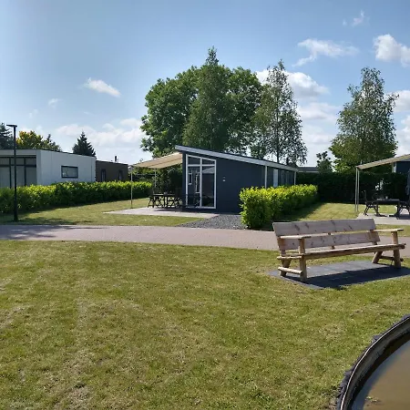 Lathumlodge Met Parkvoorzieningen Horská chata *